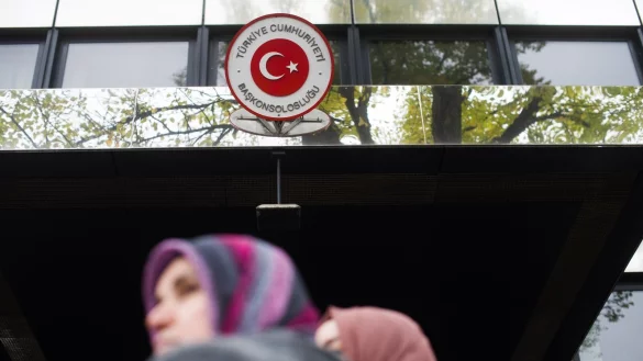 F&uuml;r viele Deutsch-T&uuml;rken hei&szlig;t der Pr&auml;sident nicht Frank-Walter Steinmeier hei&szlig;t, sondern Erdogan. - &copy; (c) Copyright 2015, dpa (www.dpa.de). Alle Rechte vorbehalten