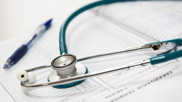 Ein Arzt (60), der zuletzt in einer Praxis im Kreis Lippe gearbeitet hat, hat vor dem Verwaltungsgericht gegen den Widerruf seiner Appobation geklagt. - &copy; Janet K&ouml;nig