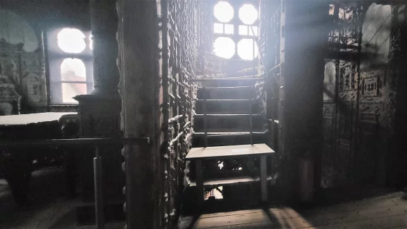 Es geht hinauf unters Dach. Dort hat Karl Junker geschlafen. Besucher habe hier keinen Zutritt. - &copy; Katrin Kantelberg