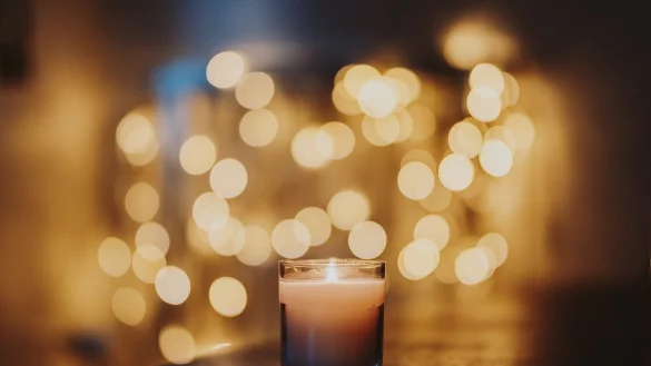 Kerzen sind vor allem in der Weihnachtszeit sehr beliebt. - &copy; Pixabay / jrydertr