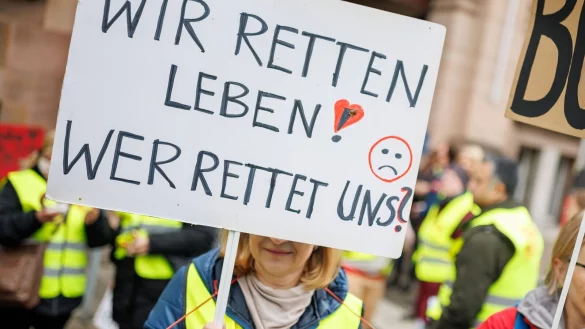 In NRW werden Tausende Streikende aus dem &ouml;ffentlichen Dienst bei Kundgebungen in D&uuml;sseldorf erwartet. - &copy; picture alliance/dpa