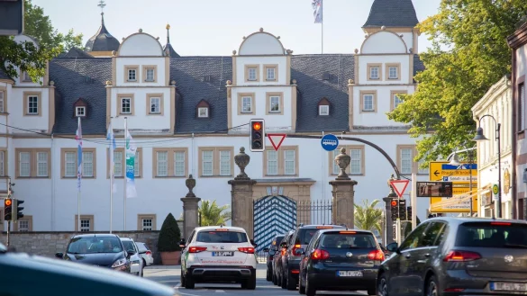 Am Ende des Pilotprojekts sollte an der Schlosskreuzung ein fl&uuml;ssig flie&szlig;ender Stra&szlig;enverkehr mit geringen Wartezeiten stehen. - &copy; Niklas T&uuml;ns