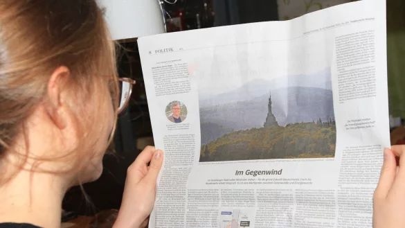 Auch überregionale Zeitungen wie die Süddeutsche berichten über den Flugkorridor, der den Bau der Windräder an der Gauseköte verhindert. - © Martin Hostert