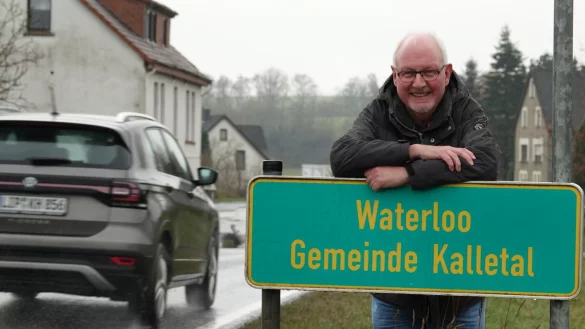 Lebt an der B238: Uwe R&ouml;mer erz&auml;hlt von dem Leben in der kleinen Siedlung im Kalletal. - &copy; Axel B&uuml;rger