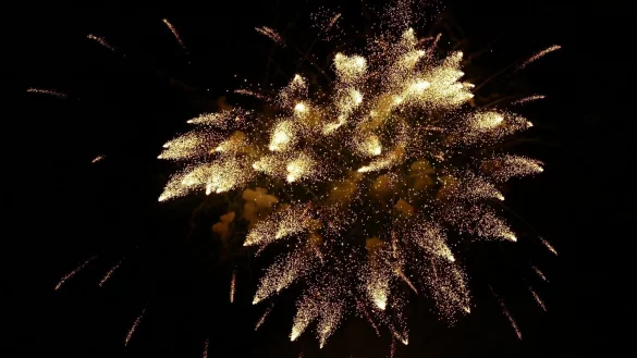 Silvesterfeuerwerk birgt viele Gefahren. Davor warnen Mediziner und Polizisten. - © Pixabay