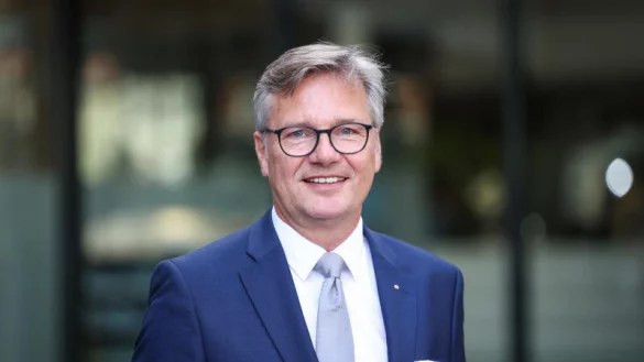 J&ouml;rn Wahl-Schwentker fordert in seiner Ansprache zu Reformen auf. - &copy; Sarah Jonek