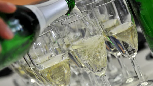 Die Deutschen trinken durchschnittlich 3,2 Liter Sekt im Jahr und sind damit weltweit f&uuml;hrend. - &copy; Arne Dedert