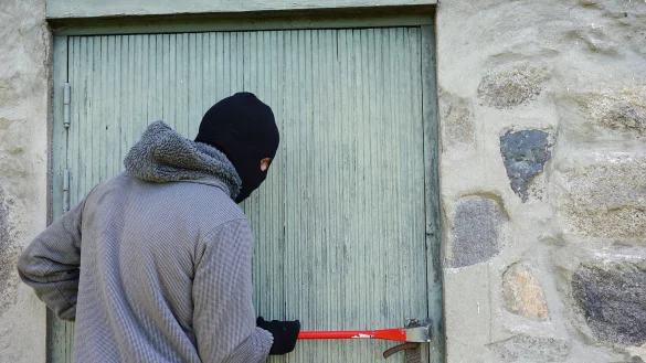 Die Polizei sucht Zeugen f&uuml;r den Einbruch. - &copy; Symbolbild: Pixabay