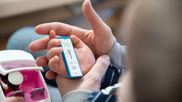 Die ganze Familie positiv: Dabei hatten Elina W. und ihre drei Kinder eine Corona-Infektion gerade erst hinter sich gebracht. - &copy; Friso Gentsch