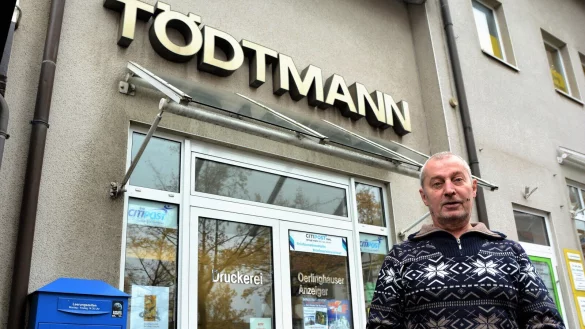 Henning T&ouml;dtmann hat die gleichnamige Druckerei an der Hauptstra&szlig;e 1980 von seinem Vater Karl-Heinz &uuml;bernommen. Bald werden die T&uuml;ren geschlossen sein. - &copy; Karin Prignitz