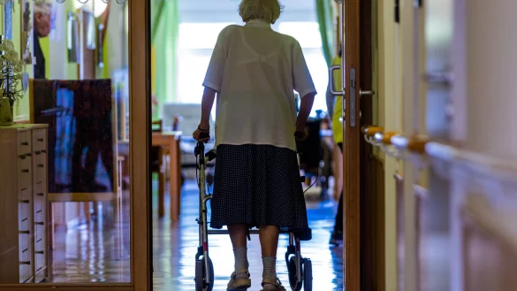 Die gesetzlichen Krankenkassen sind zugleich auch die Pflegekassen und damit f&uuml;r die Versorgung von rund f&uuml;nf Millionen Pflegebed&uuml;rftigen in Deutschland zust&auml;ndig. - &copy; picture alliance/dpa