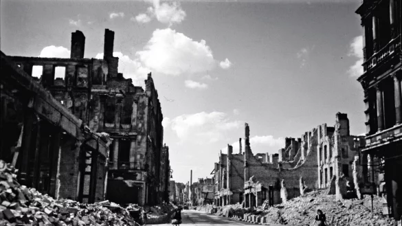 In eine Ruinenlandschaft hatte sich ganz Berlin nach dem Zweiten Weltkrieg verwandelt. - &copy; Stadtmuseum Berlin