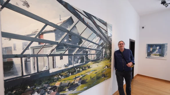 Idyllische Kleinstadtsiedlungen im Gew&auml;chshaus: Sven Kroner zeigt im Haus Eichenm&uuml;ller fantastische Welten in Welten und Bilder in Bildern. - &copy; Sven Koch