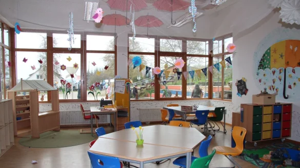 Noch befindet sich die OGS an der Grundschule Horn. Von hier haben die Kinder den Schulhof im Blick. K&uuml;nftig k&ouml;nnte es zu eingeschr&auml;nkten &Ouml;ffnungszeiten kommen, wenn das Land nicht mehr zahlt, meint der Tr&auml;ger. - &copy; Cordula Gr&ouml;ne