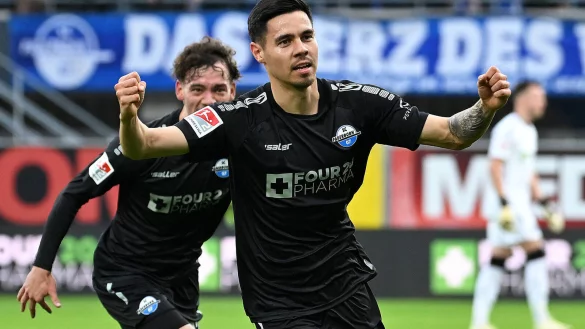 Raphael Obermair verbuchte in dieser Saison zehn Scorerpunkte. Hier jubelt der SCP-Akteur &uuml;ber seinen Freisto&szlig;treffer im Heimspiel gegen Hertha. - &copy; Imago Images