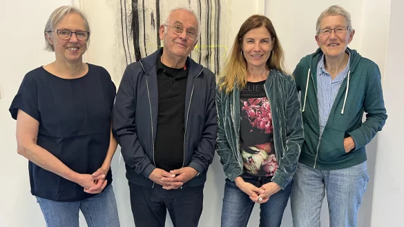 Stellen ab Sonntag im Kunstpunkt aus: Christa Fuhrmann, Rainer Nummer, Vera Kunas und Christel Linkerh&auml;gner (von links). - &copy; Kunstpunkt