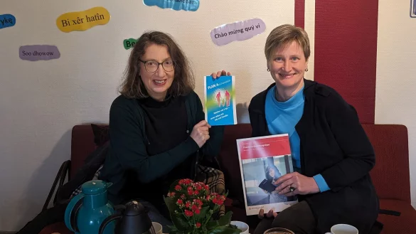 Ulrike Grabow (links) und Natalia Weber informierten. - &copy; Agentur f&uuml;r Arbeit