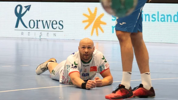 Es kommt nicht h&auml;ufig vor, dass die Fans ihre Lieblinge nach einer Sechs-Tore-Heimniederlage mit lautstarken Sprechch&ouml;ren in die Kabine verabschieden. - &copy; paul cohen