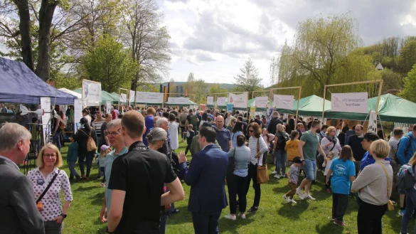 - &copy; Stadt L&uuml;gde