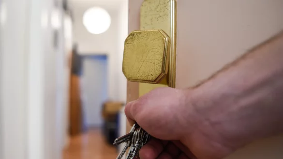 Wer seine gemietete Wohnung zum Teil oder komplett zur Untermiete anbietet, kann aktuell Kosten senken. - &copy; Kira Hofmann