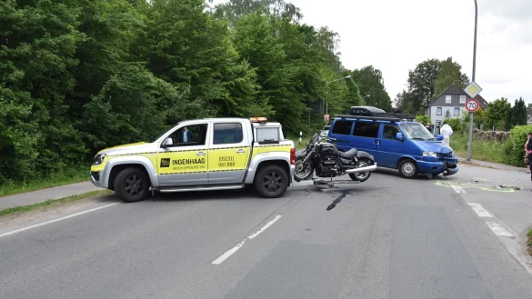 Der Motorradfahrer wurde nach Angaben der Polizei schwer verletzt. - &copy; J&ouml;rn Fries