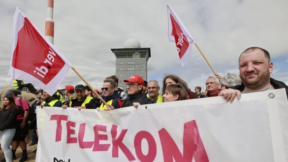 Bundesweit k&auml;mpfen die Telekom-Mitarbeiter derzeit f&uuml;r mehr Lohn. - &copy; dpa/Matthias Bein