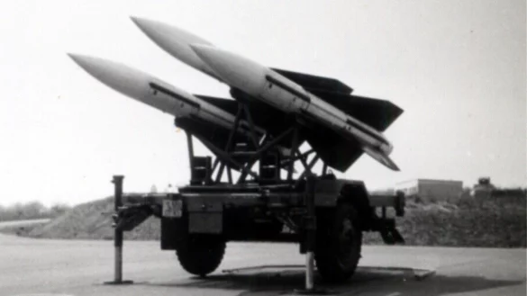 Schussbereit: Die Hawk-Flugabwehrraketen, die auf dem M&ouml;rth standen. - &copy; Kees Rison