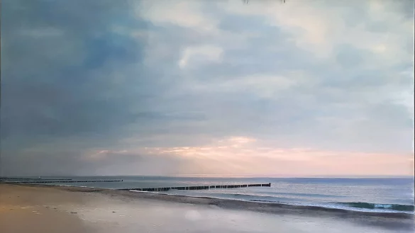 Fotorealistische Malerei von Andreas Skott (Foto) sowie unter anderem Landschaftsbilder von Helmut Theodor sind Teil der Ausstellung in den R&auml;umen des Fachwerks. - &copy; Andreas Skott