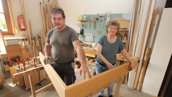 Stefanie und Peter Warkentin leiten seit 2005 die Tischlerei Kuhlmann. - &copy; Sigurd Gringel