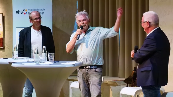 Manni Breuckmann drehte im Medientalk "Macht-W&auml;chter" mit Sebastian Lucas (links) und Dirk Baldus (rechts) voll auf. - &copy; J&ouml;rg Hagemann