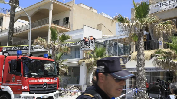 Zwei deutsche Frauen und zwei weitere Personen sind beim Einsturz des Restaurants an der Playa de Palma auf Mallorca ums Leben gekommen. - &copy; CLARA MARGAIS
