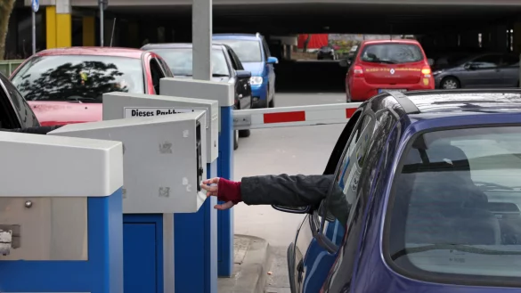 Das Parkhaus "Lustgarten" sollte nach Einschätzung der Stadtverkehrsgesellschaft neue Technik erhalten. - © Archivfoto: Bernhard Preuß