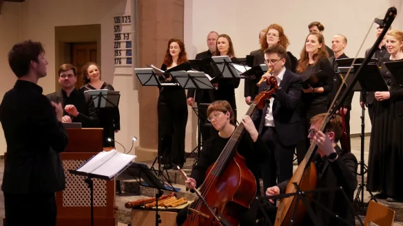Vogel.Stimmen.Fest. Das Vokalensemble "Seicento vocale" begeistert mit fr&uuml;hlingshaften Chorwerken des Fr&uuml;hbarocks unter Leitung von Jan Croonenbroeck. - &copy; Thomas Kr&uuml;gler