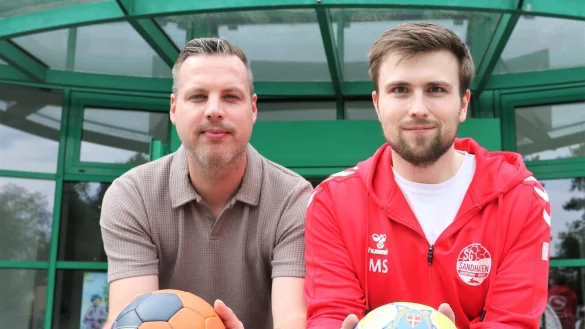 Im Einsatz f&uuml;r das Pokal-Final-Four: Marius Bolte (links), Trainer der SG Sandhasen Augustdorf/H&ouml;velhof, und Mats Uffe Schubert, Leiter der SG. - &copy; Oliver K&ouml;nig