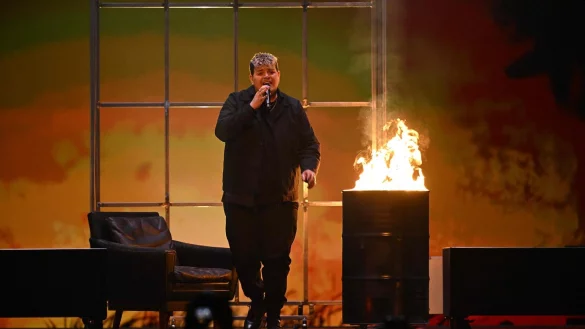 Isaak Guderian vertritt Deutschland mit dem Lied "Always on the Run". Am Dienstag hat er es beim Vorfinale in Malm&ouml; performt. - &copy; Jessica Gow/TT / TT News Agency / AFP