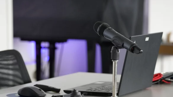 Der Ton in den Ausschuss- und Ratssitzungen der Gemeinde Kalletal wird mitgeschnitten. Das ist jedoch nicht immer eindeutig zu sehen. - &copy; Symbolfoto: Pixabay