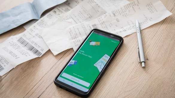 Apps wie Taxfix und Co. versprechen einem bei der Steuererkl&auml;rung zu helfen. - &copy; picture alliance / dpa-tmn