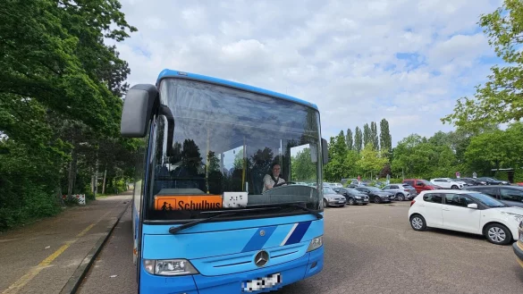 Schulbustickets wird es weiterhin geben. In Lage kamen im Hauptausschuss die Fragen auf, welche k&uuml;nftig ausgegeben werden und ob die, die eigentlich keinen Anspruch haben, 5 oder 7,50 Euro im Monat daf&uuml;r zahlen sollen. - &copy; Astrid Sewing