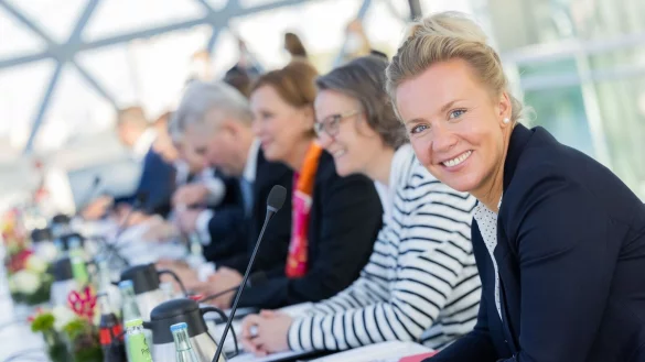 Ina Brandes (46) arbeitete viele Jahre f&uuml;r den schwedischen Planungskonzern Sweco. Sie hat zwischenzeitlich begonnen, per Fernstudium Schriftstellerei zu studieren, dies aber nicht abgeschlossen, weil sie NRW-Verkehrsministerin wurde. - &copy; Rolf Vennenbernd