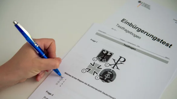 Eine Einb&uuml;rgerung ist ausgeschlossen, wenn der Antragssteller antisemitisch oder rassistisch motiviert ist. - &copy; (c) Copyright 2018, dpa (www.dpa.de). Alle Rechte vorbehalten