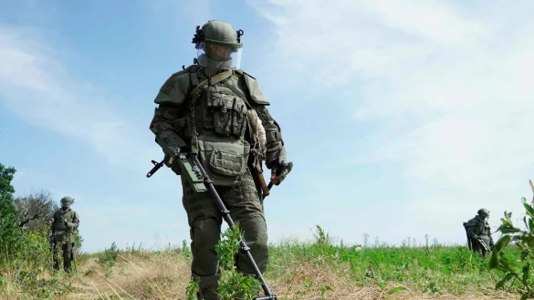 Die ukrainischen Einheiten m&uuml;ssen sich durch gro&szlig;angelegte Minenfelder k&auml;mpfen. - &copy; AFP or licensors