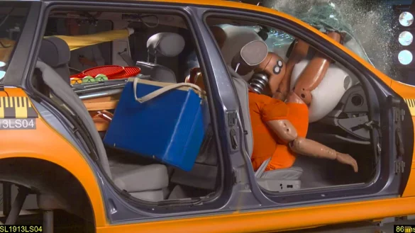 Symbolfoto: Ist das Auto falsch beladen, k&ouml;nnen schwere Gep&auml;ckst&uuml;cke bei Bremsman&ouml;vern oder Unf&auml;llen leicht zu gef&auml;hrlichen Geschossen werden. - &copy; ADAC