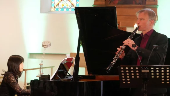 Brillantes Zusammenspiel: Pianistin Yasko Linnartz und Klarinettist Markus Sch&ouml;n harmonieren in bester Tongebung. - &copy; Thomas Kr&uuml;gler