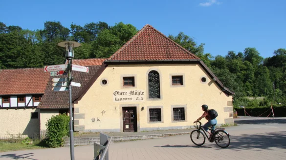 Ob Radfahrer oder Spazierg&auml;nger - auf der Strecke entlang des Friedrichstaler Kanals ist immer etwas los. Hier liegt auch die Obere M&uuml;hle. - &copy; Jana Beckmann