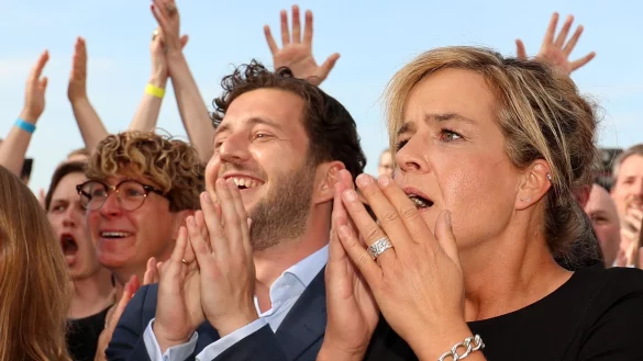 Mona Neubaur (r) und Felix Banaszak (l) f&uuml;hrten bis zum vergangenen Jahr die NRW-Gr&uuml;nen. Neubaur ist inzwischen Vize-Regierungschefin. - &copy; Friso Gentsch/dpa
