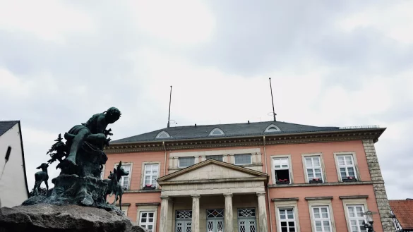 Der Rat muss nach nunmehr drei Fraktionsaustritten seine Fachaussch&uuml;sse neu sortieren - dasselbe Verfahren wie nach einer Kommunawahl. Es verschieben sich Mehrheiten zu Lasten der CDU, die sich &auml;rgert: "Der W&auml;hlerwille wird jetzt nicht mehr abgebildet." - &copy; Sven Koch