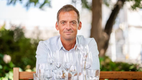 Timm Kruse spricht auf Einladung des Serviceclubs Inner Wheel Detmold-Blomberg im Detmolder Sommertheater über "Feminismus für Männer". - © Frank Peter