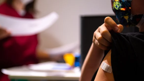 In Deutschland empfiehlt die St&auml;ndige Impfkommission die HPV-Impfung M&auml;dchen und Jungen im Alter zwischen 9 und 14 Jahren. Ist die Impfung bis dahin nicht erfolgt, empfiehlt die Stiko diese noch bis zum Alter von 17 Jahren nachzuholen. - &copy; dpa