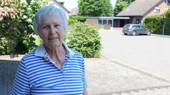 Auf dem Grundst&uuml;ck von Christa Richter (85) hat die Polizei Patronenh&uuml;lsen gefunden. - &copy; Janet K&ouml;nig