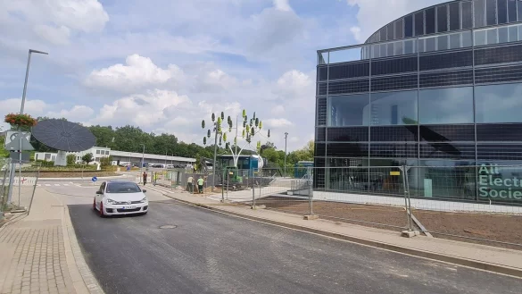 Ein paar Kleinigkeiten fehlen noch, dann ist die untere Flachsmarktstra&szlig;e auch f&uuml;r Fu&szlig;g&auml;nger wieder ganz frei. - &copy; Marianne Schwarzer